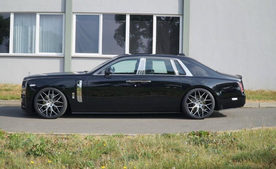  Rolls-Royce Phantom by Mansory 2018 года  (фото 8 из 18)